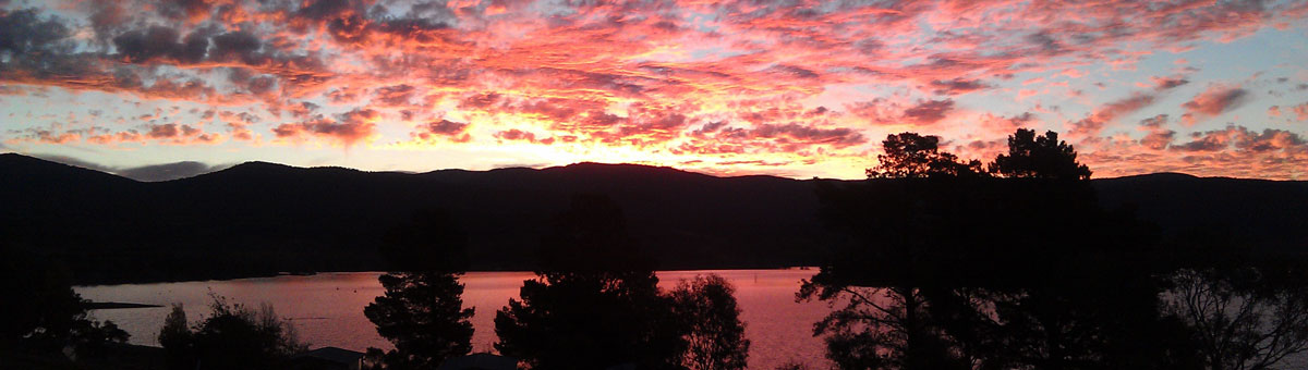 Lake Jindabyne sunset panorama